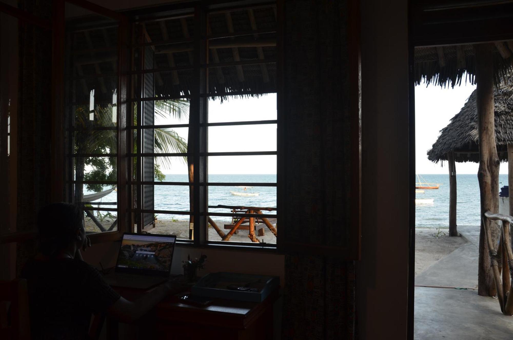Lui Ushongo Beach House Pangani Eksteriør bilde